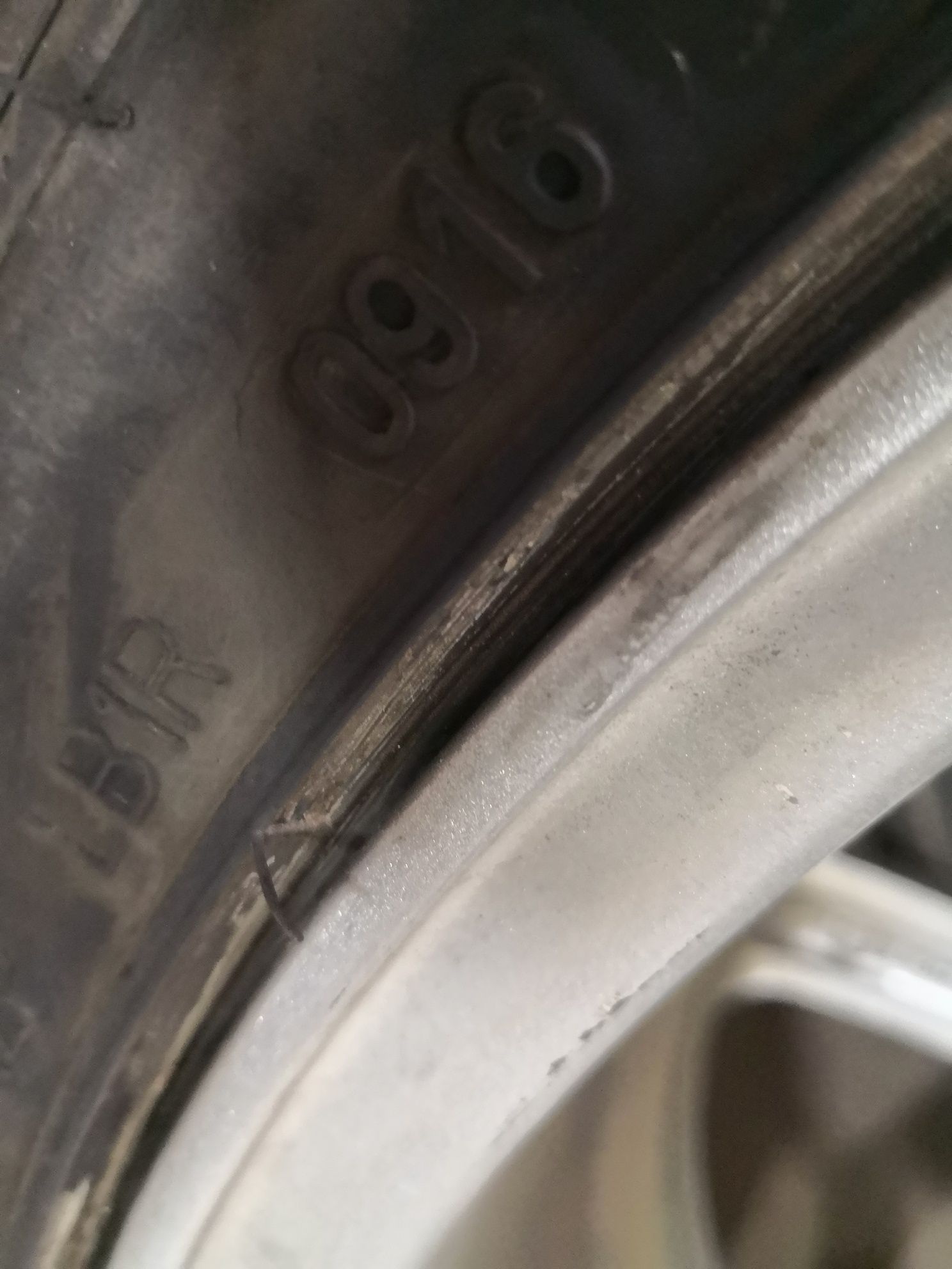 245 40 18 цола гуми като нови dunlop