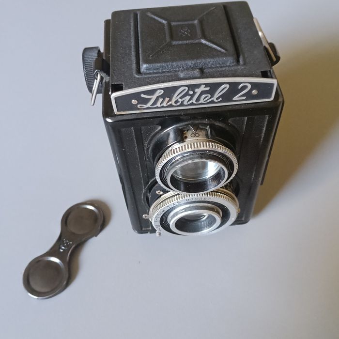 Lubitel 2 - aparat foto film format mediu - lentila sharp industar