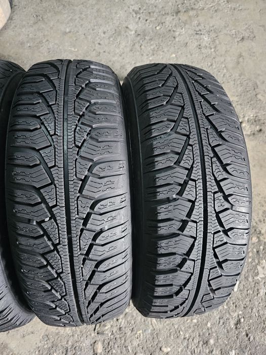 4 anvelope iarna 195 65 15 Uniroyal 7.4mm