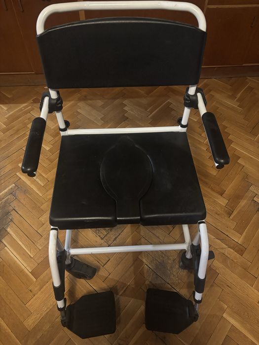 Тоалетен стол за едри хора