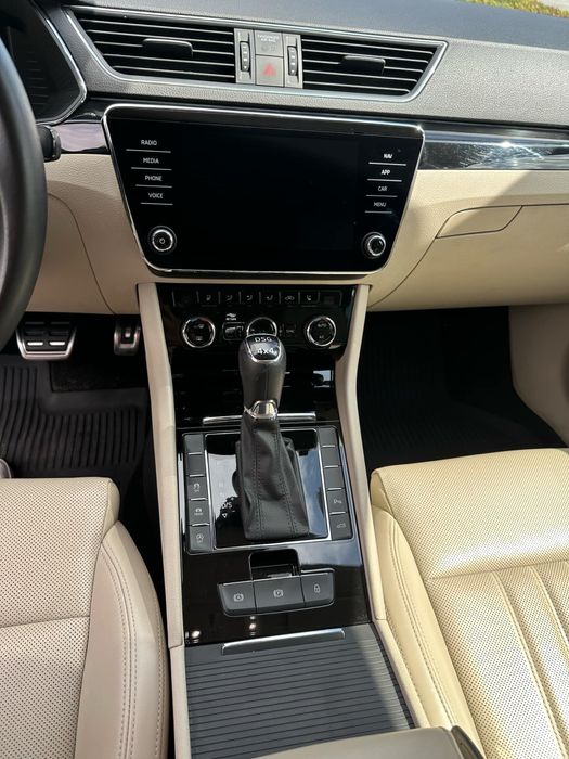 Skoda Superb Laurin & Klement DSG7 190hp