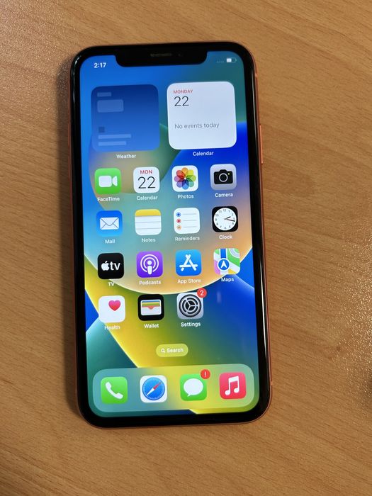 iPhone XR мобилен телефон