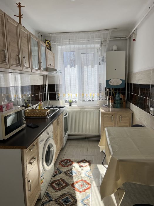 Inchiriez apartament 2 camere  ultra central in Pitesti.