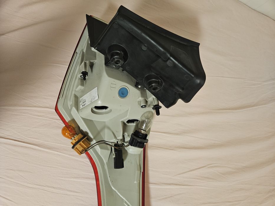 Vand stop tripla lampa spate stanga ( original Ford ) FORD KUGA 2013-2