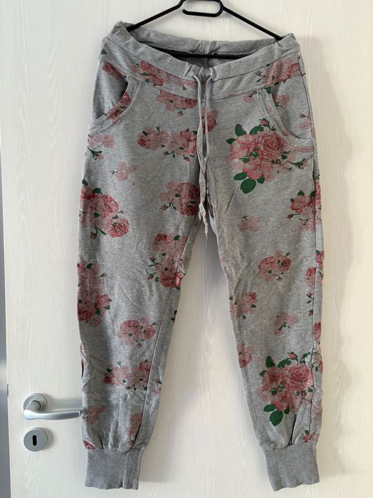 Pantaloni de trening cu buzunare, cu siret in talie, gri cu transafiri