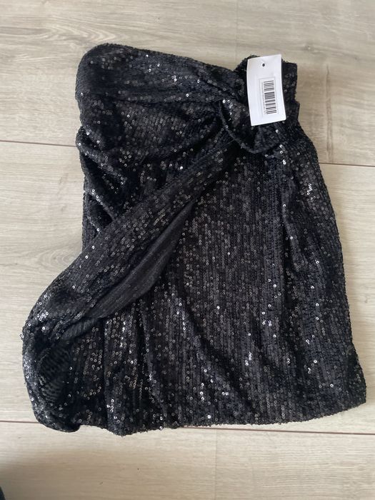 Fusta noua cu eticheta