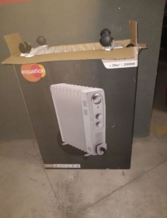 Radiador calorifer pe ulei