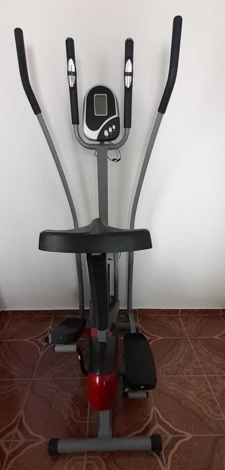 Vând bicicleta fitness eliptica folosită de 5-6 ori.