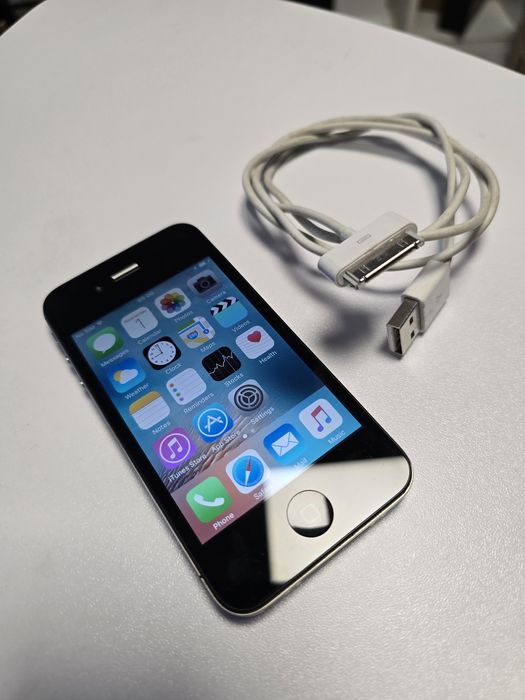 iPhone 4s impecabil, pentru colecționari