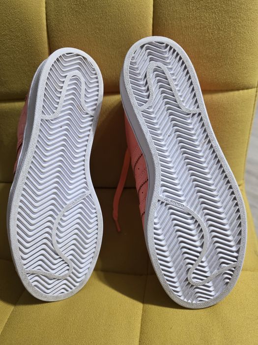 Adidas Superstar  nr 38 2/3 piele naturala , ca NOI 230 Lei