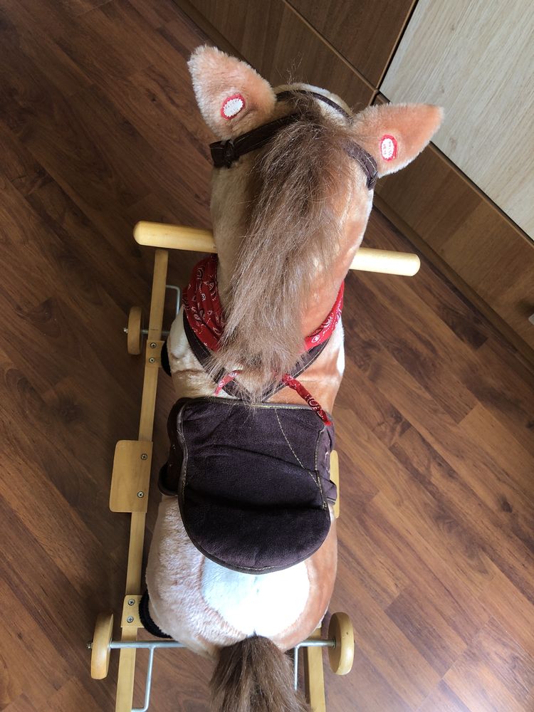 Люлеещо се музикално конче