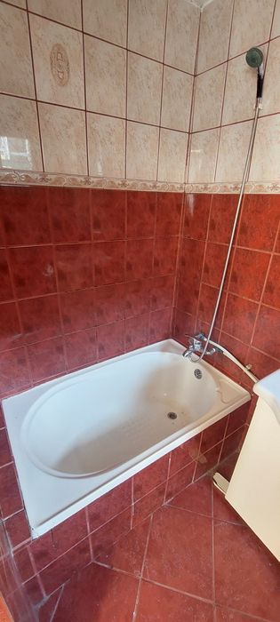 Inchiriez CASA Odobești centru