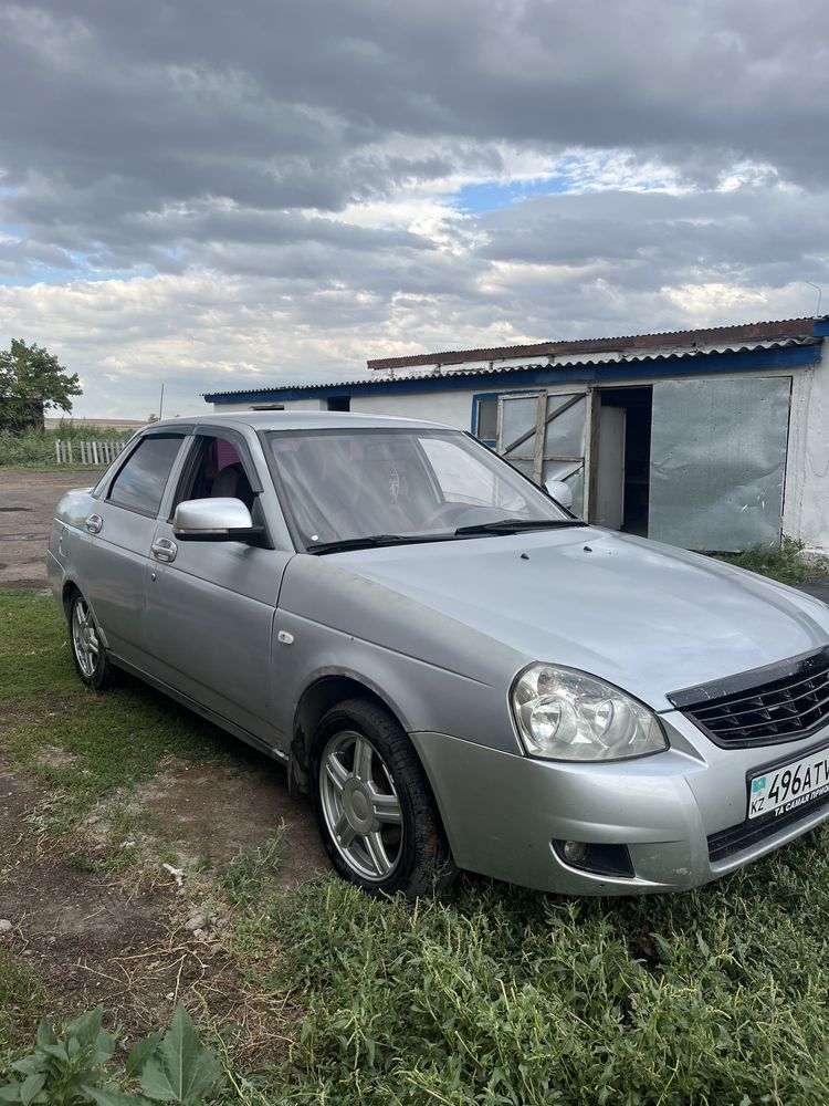 Продаю, Приору в хорошем состачний