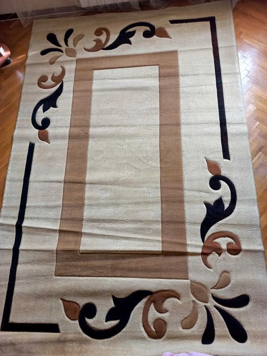 Качествен килим с релеф