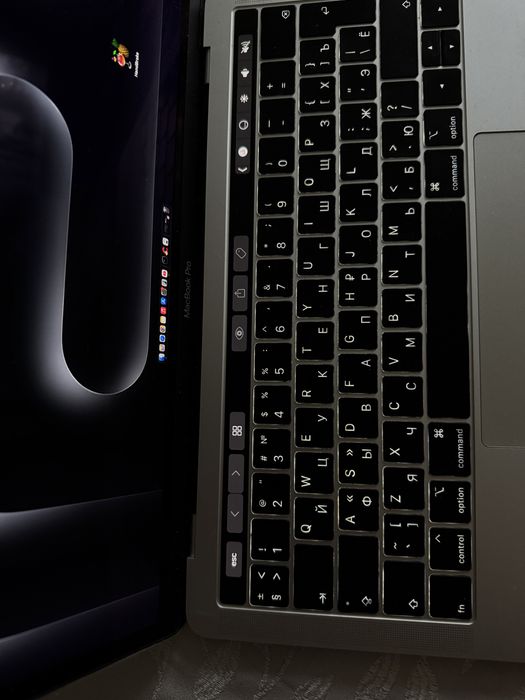 Macbook Pro 2018 с коробкой