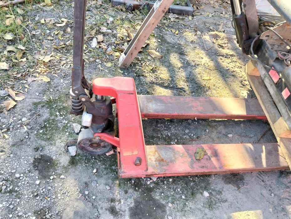 Vând transpalet-liza manual