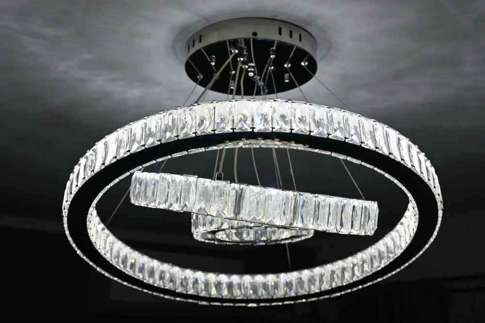 Candelabru led rotund (3 rings) cristal dimabil, cu telecomanda