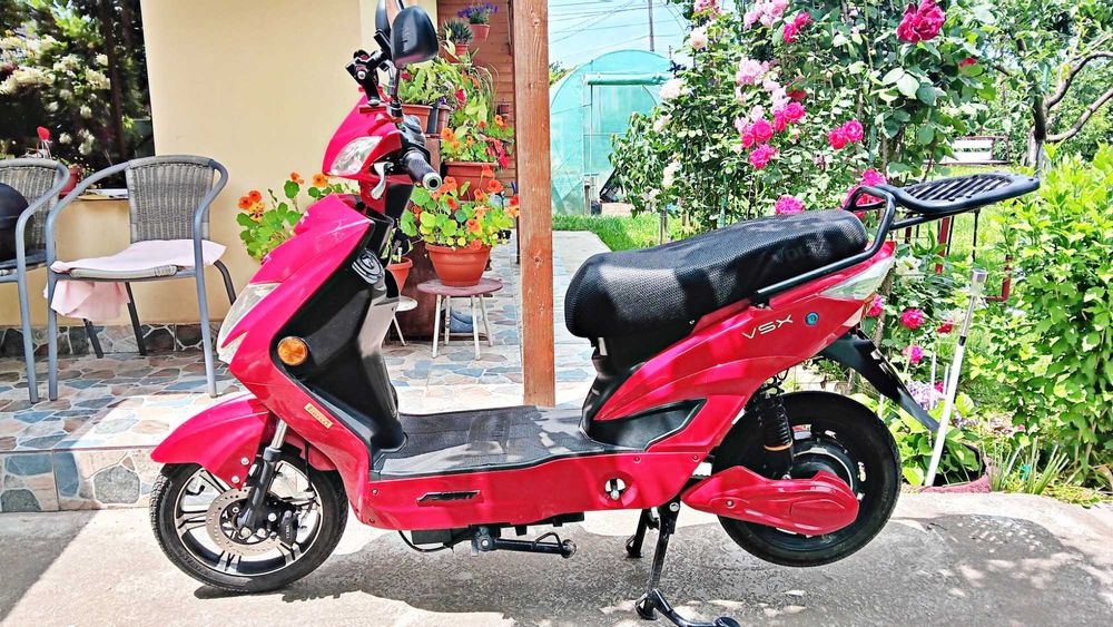 Scuter electric VSX (25Km/h)-VOLTA ,fara permis, in garantie,48V/20Ah