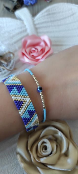 Ръчно изработени гривни от стъклени мъниста