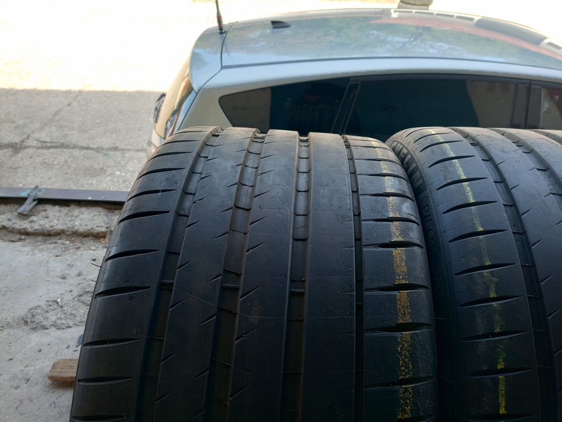 2 anvelope ca noi Michelin 325/30 ZR21 dot 2321