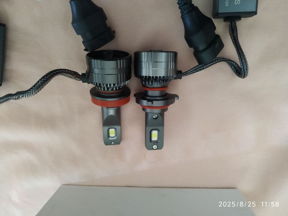 LED avto lampa sotiladi.
