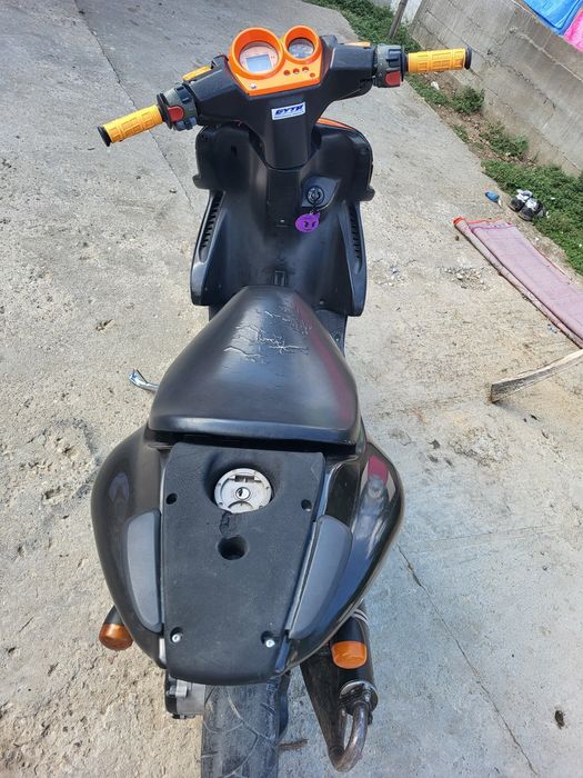 Vând scuter Yamaha