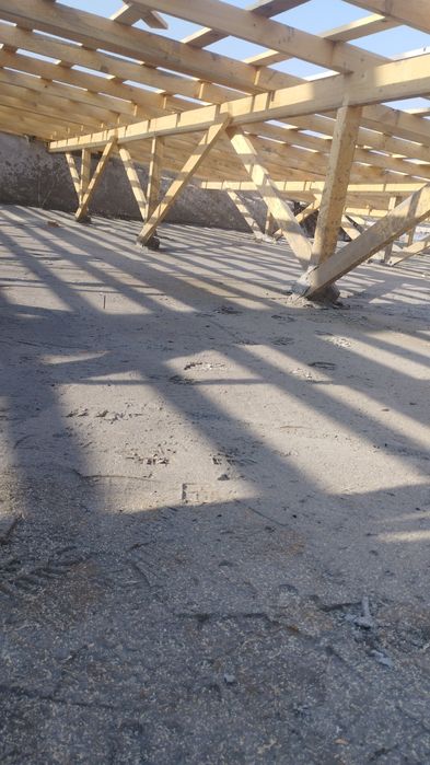 Хива шахри лакка жой Полвон еп ва Масжид олдида 2 ва 3 хонали квартира