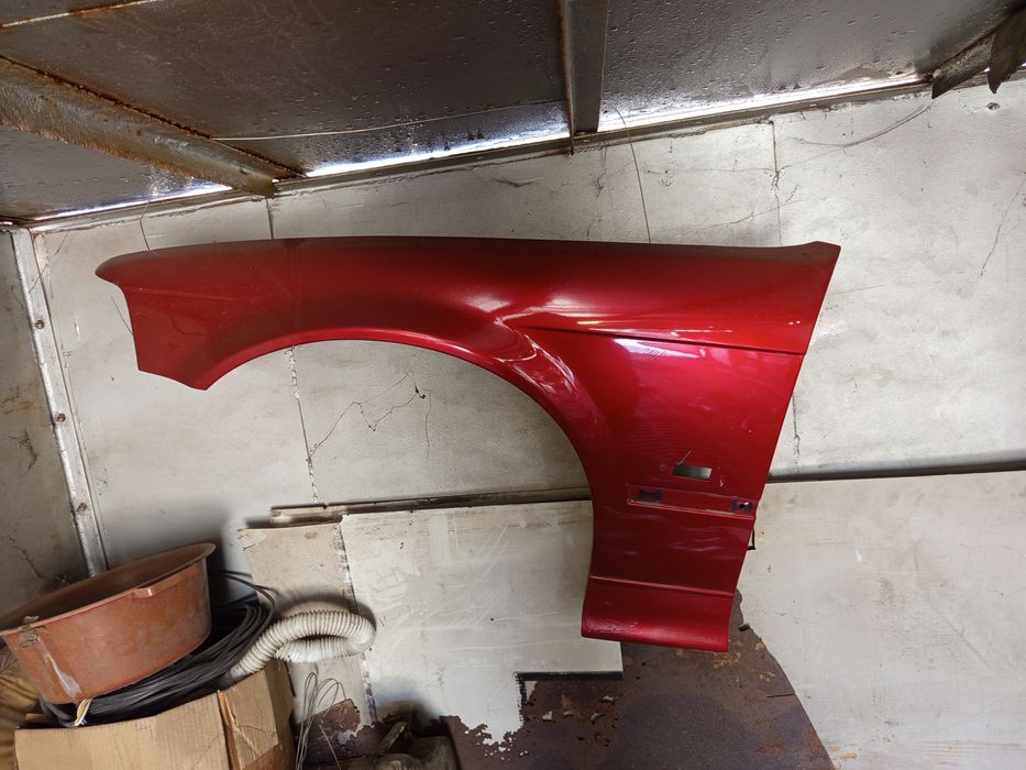 Продам крылья на е36