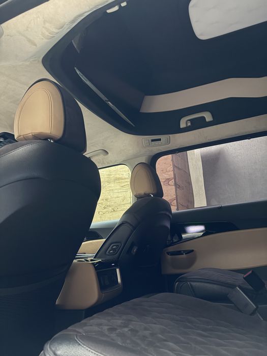 KIA CARNIVAL Hi Limousine 2023/45000$