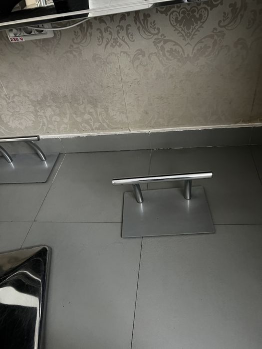 Suport picioare pentru salon de coafura