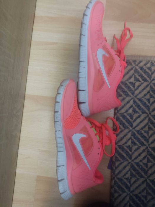 Маратонки Nike 37 номер