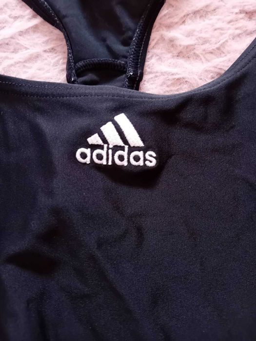 Чисто нов оригинален дамски бански Adidas