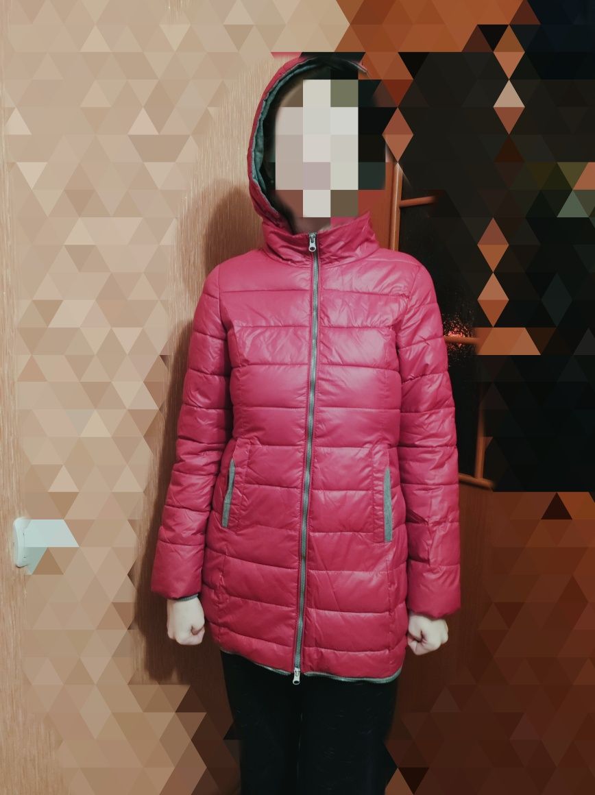 Продам куртку демисезонную на девочку.