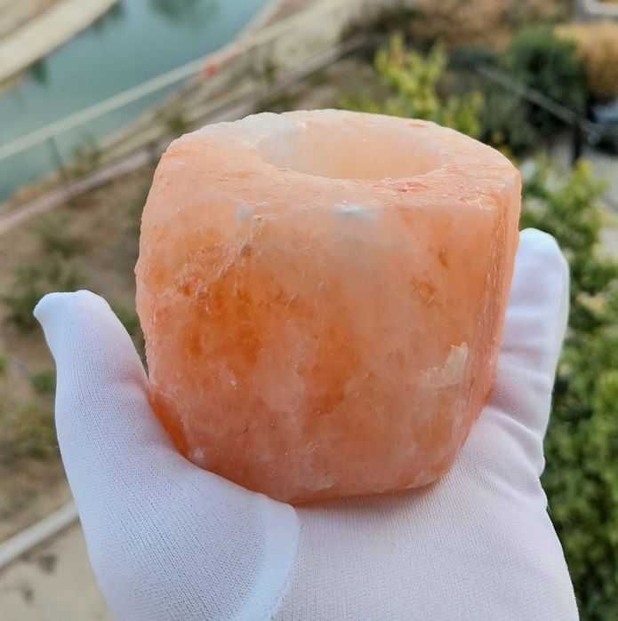 Подсвечники из натуральных камней.