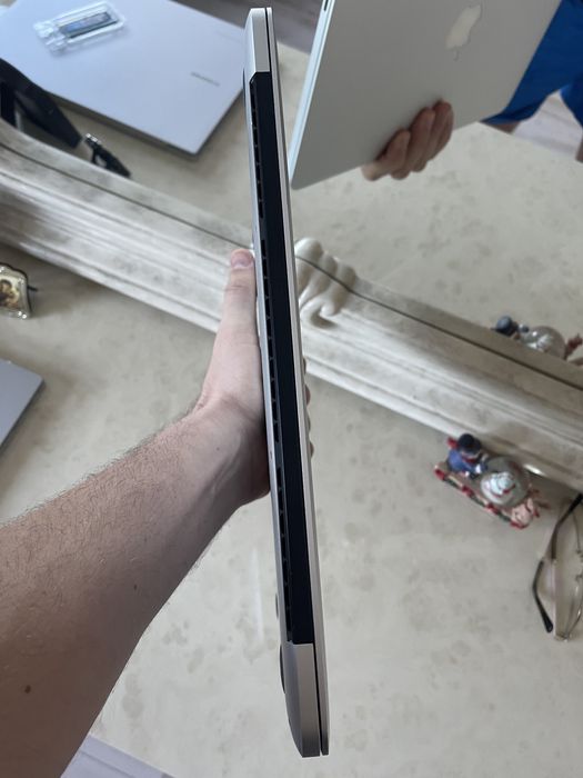 Macbook Pro Retina Early 2015 13.3 8GB RAM 128 GB Impecabil