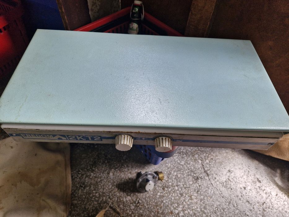 Vand aragaz ,+butelie champing