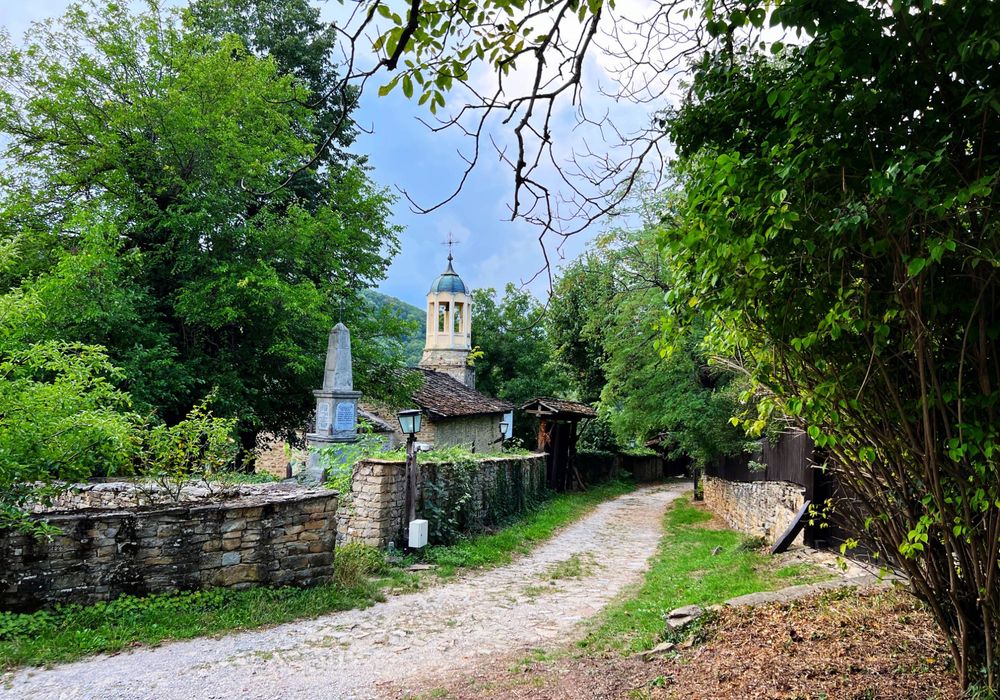 Продавам уникална къща в с. Боженци