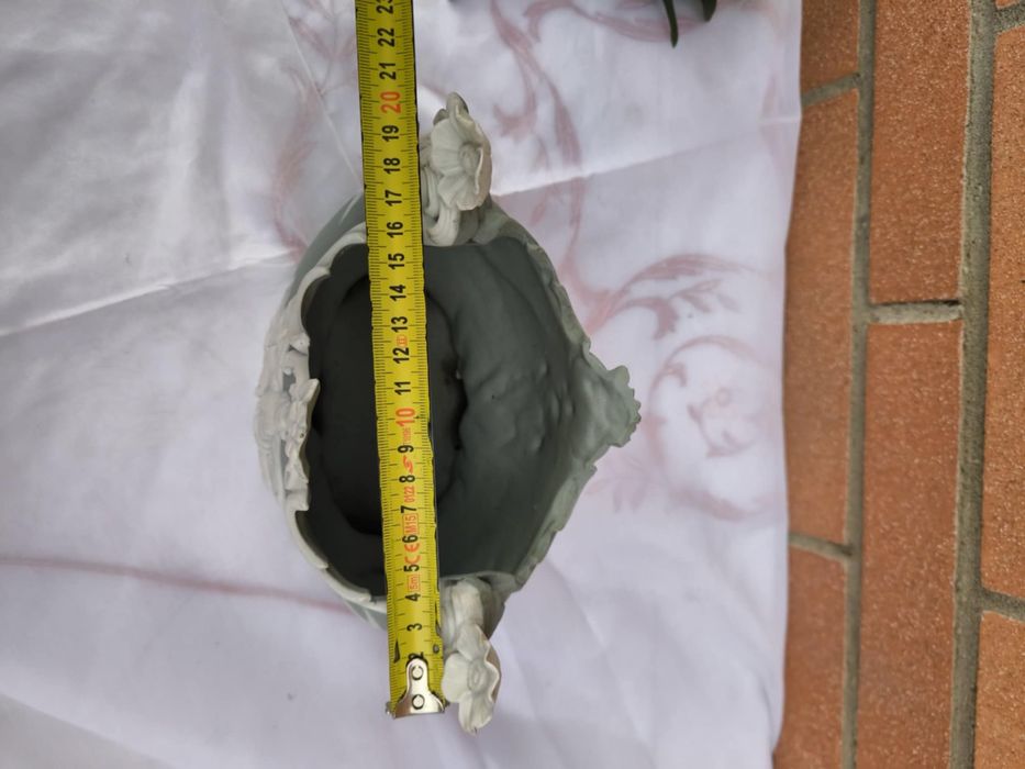 Jardiniera din portelan bisque