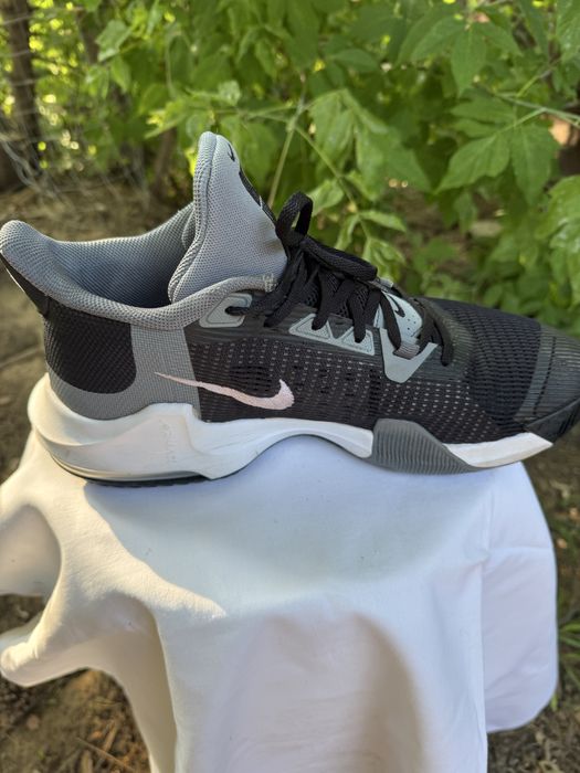 Nike Air Max marime 46, pentru tenis de camp