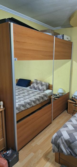 Гардероб във добро състояние.