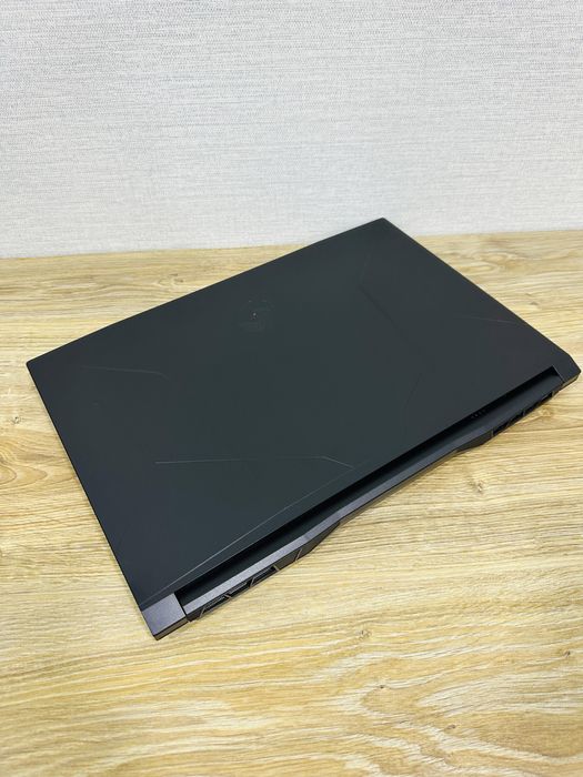 MSI Bravo Ryzen 9+RTX4060-8 ГБ Видеокарта, Большой экран 17,3