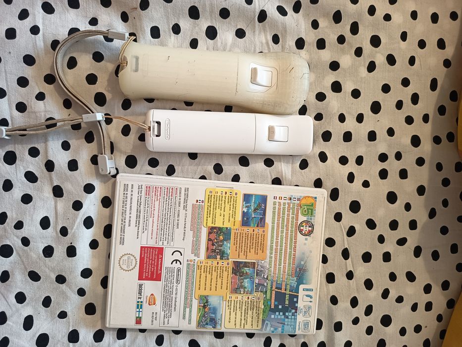 Клавиатура, слушалки и игра