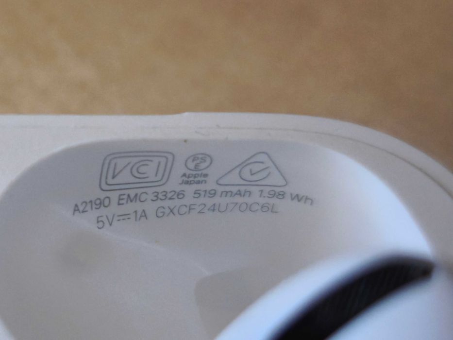 Apple AirPods Pro MWP22ZM/A с кейс за безжично зареждане - оригинални