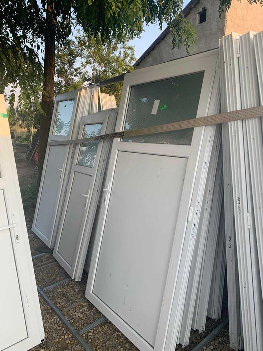 Usi termopan noi cu panel si sticla