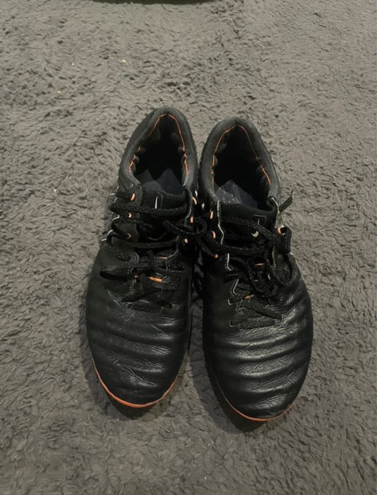 Ghete de fotbal Nike tiempo