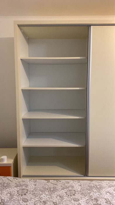 Mobila dormitor complet din MDF – stare excelenta, foarte rezistent