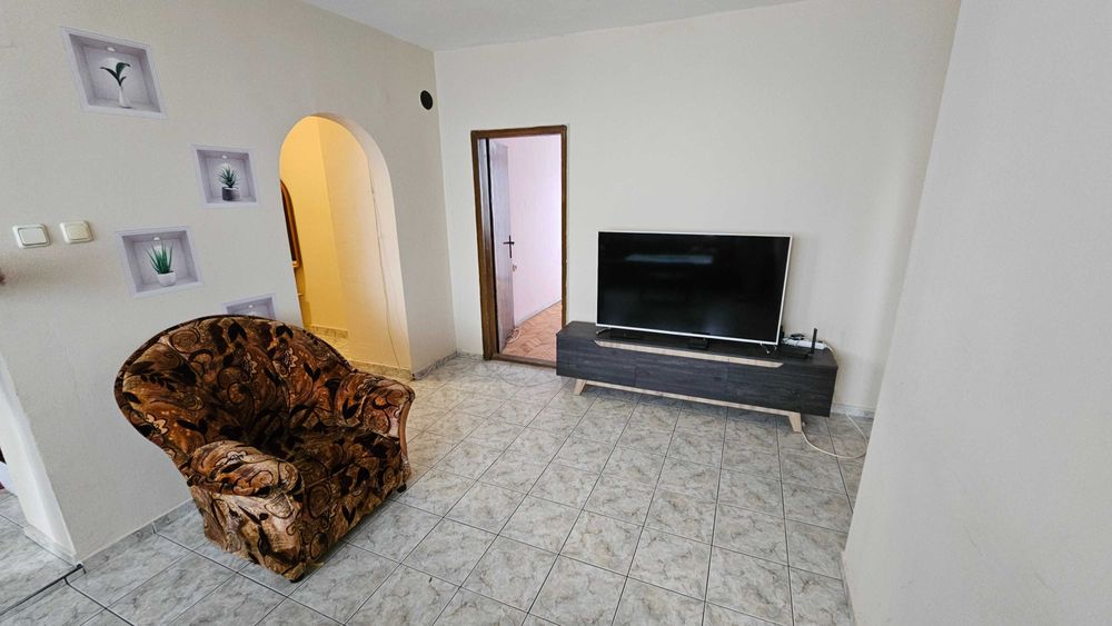 Дава се под наем Тристаен апартамент в Разград, Лудогорие - 100 кв.м за 255 € - Снимка #3