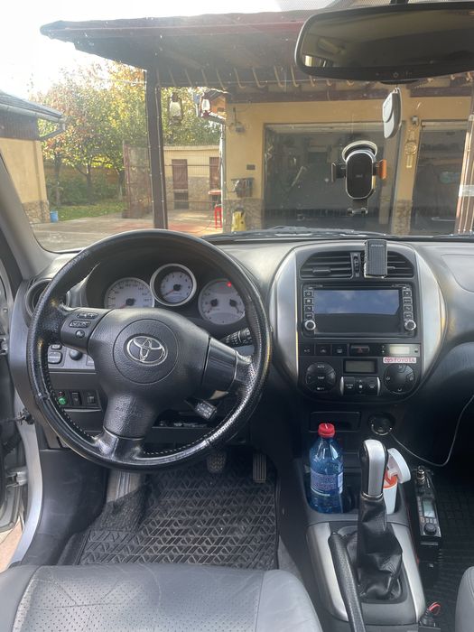 Toyota rav 4 an 2004