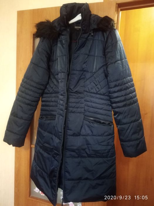 Продам демисезонную удлиненную куртку пальто