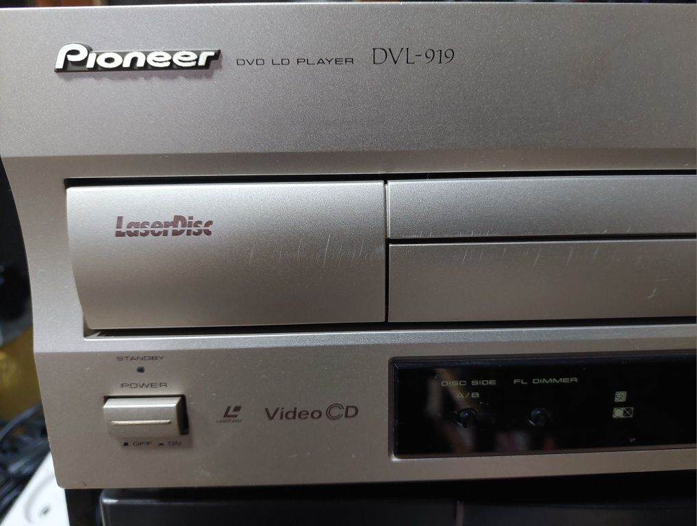 Проигрыватель дисков Pioneer DVL-919